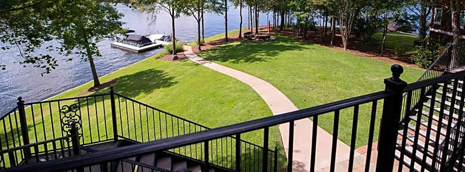 The Pointe