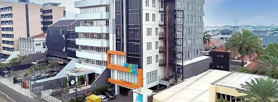 Front One Boutique Hotel Taman Anggrek