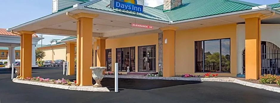 Days Inn by Wyndham Lenoir City
