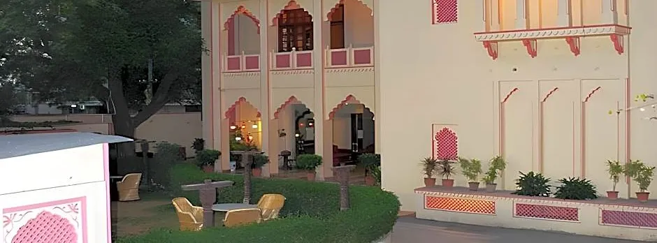 Hotel H R Palace