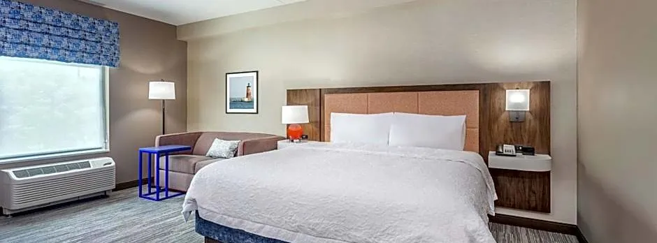 Hampton Inn & Suites Kittery-Portsmouth