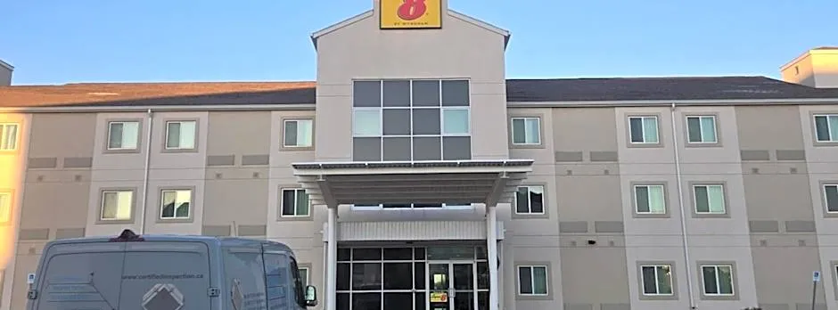 Super 8 by Wyndham Estevan