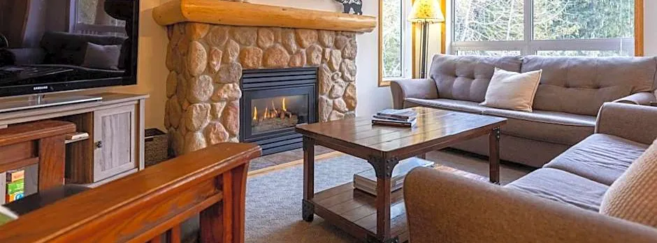 Stone Creek Chalets with Hot Tubs by Fernie Central Reservations