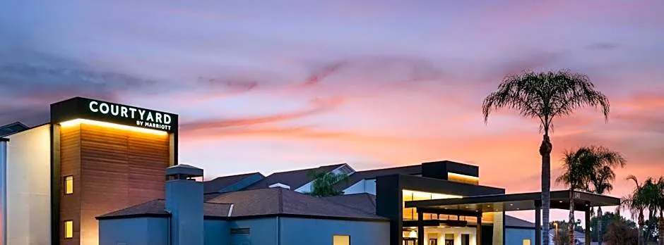 Courtyard by Marriott Fresno