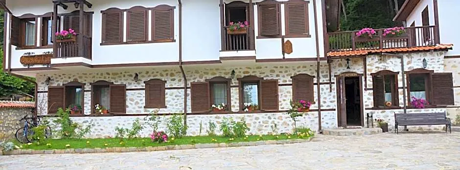Family Hotel Dinchova kushta
