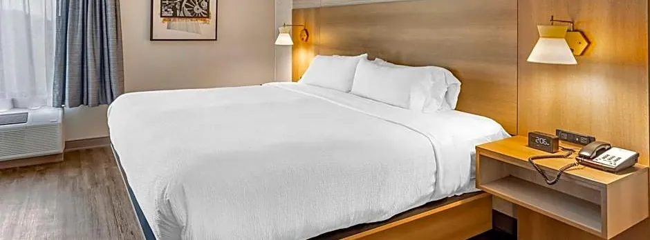 Best Western Plus Heritage Rail Inn Suites