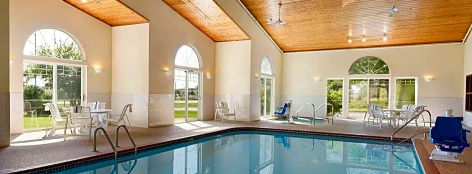 Country Inn & Suites by Radisson, Mason City, IA
