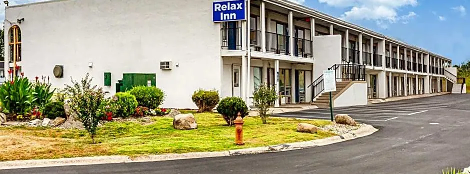 Relax Inn by OYO Columbus OH I 70