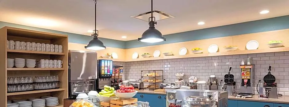 Country Inn & Suites by Radisson, Fargo, ND