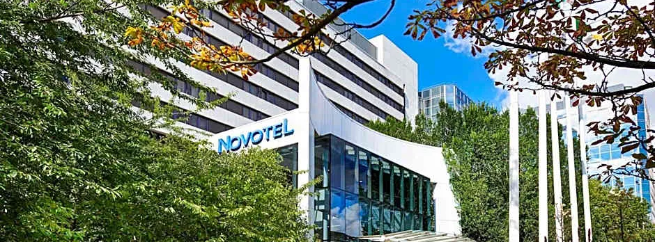 Novotel London West
