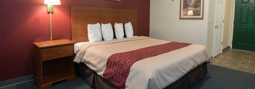 Red Roof Inn & Suites Dickinson