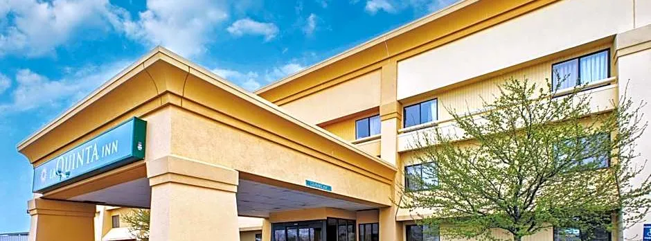 La Quinta Inn & Suites by Wyndham Toledo Perrysburg