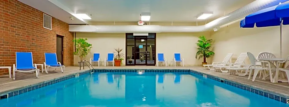 Holiday Inn Express Hotel & Suites Kent State University By IHG