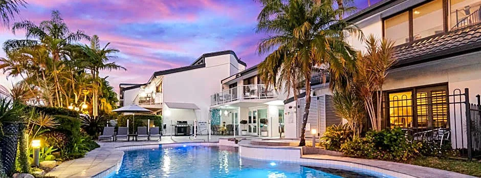 Noosa Boutique Apartments & Elkhorn Villas