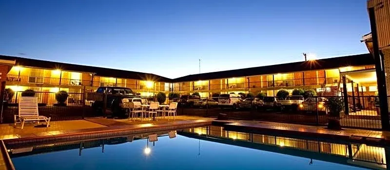 Golden West Motor Inn