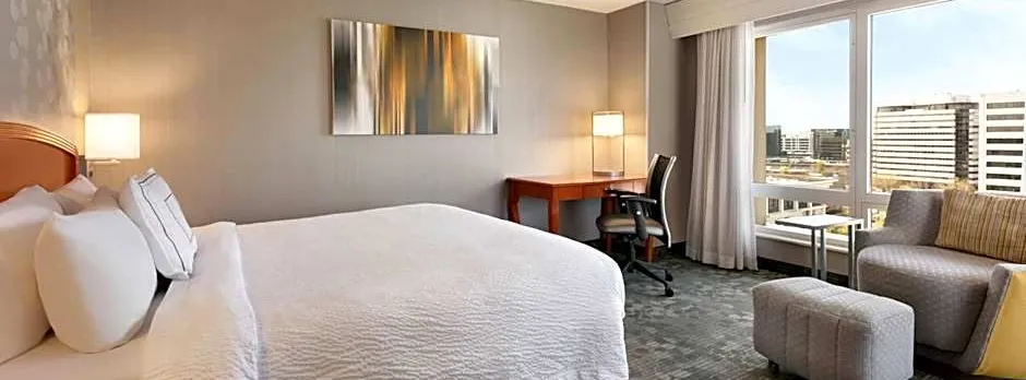 Courtyard by Marriott Tysons McLean