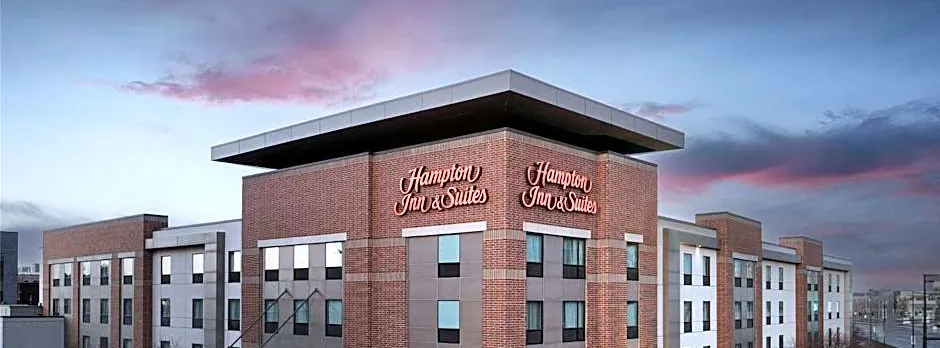 Hampton Inn & Suites Omaha-Downtown