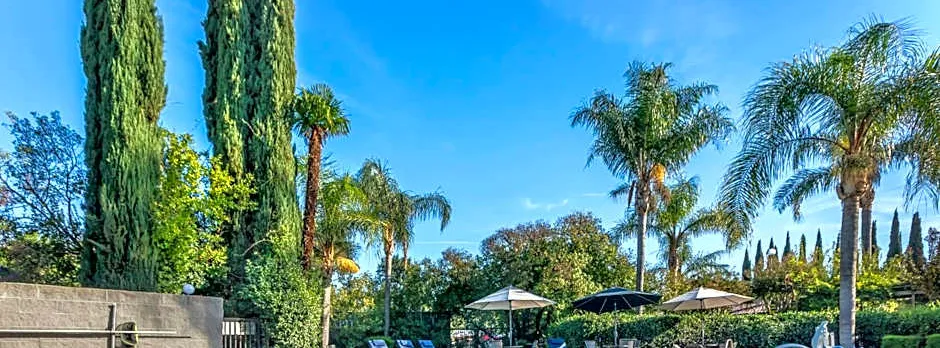 University Park Inn & Suites, an Ascend Collection Hotel