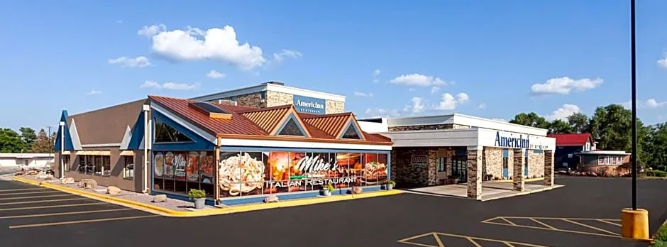 AmericInn & Suites by Wyndham Baraboo Event Center