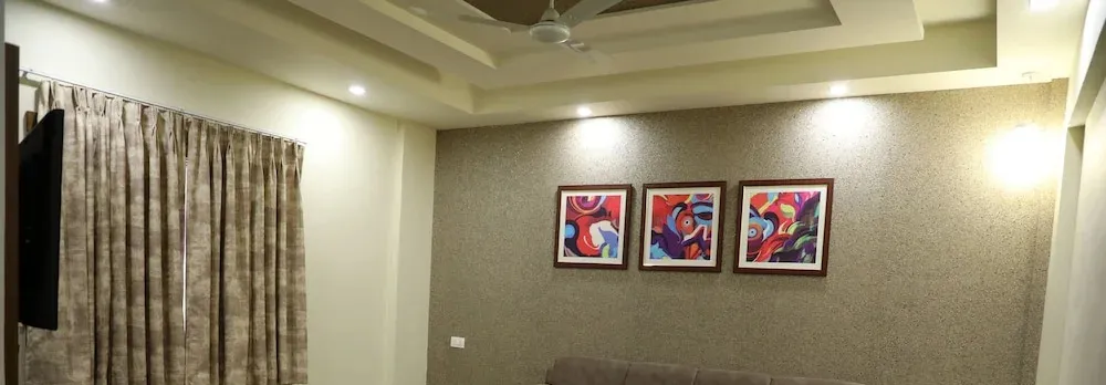 Neel's City Resort