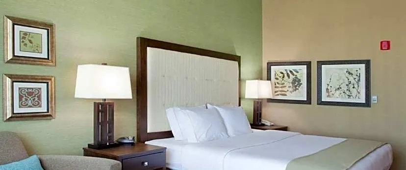 Holiday Inn Express & Suites Logan By IHG
