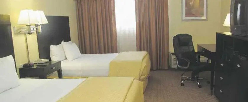 La Quinta Inn & Suites Wichita Airport