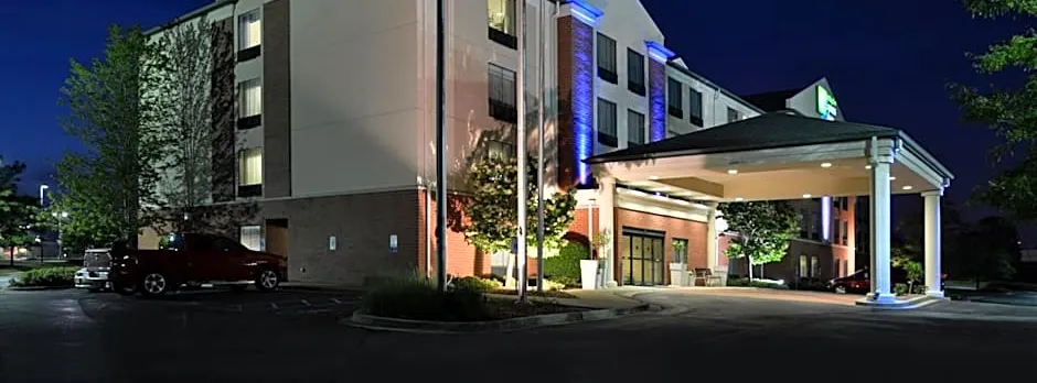 Holiday Inn Express Hotel & Suites Milwaukee-New Berlin By IHG