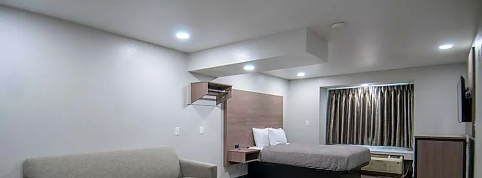 Americas Best Value Inn and Suites Lake Charles at I-210 Exit 5