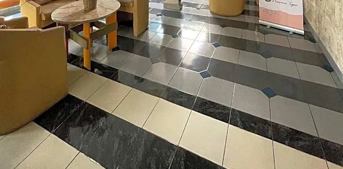 Hotel Tiara