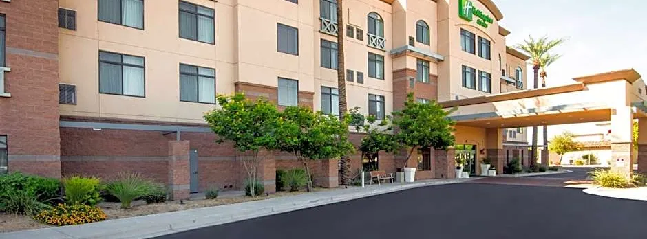 Holiday Inn & Suites Goodyear - West Phoenix Area By IHG