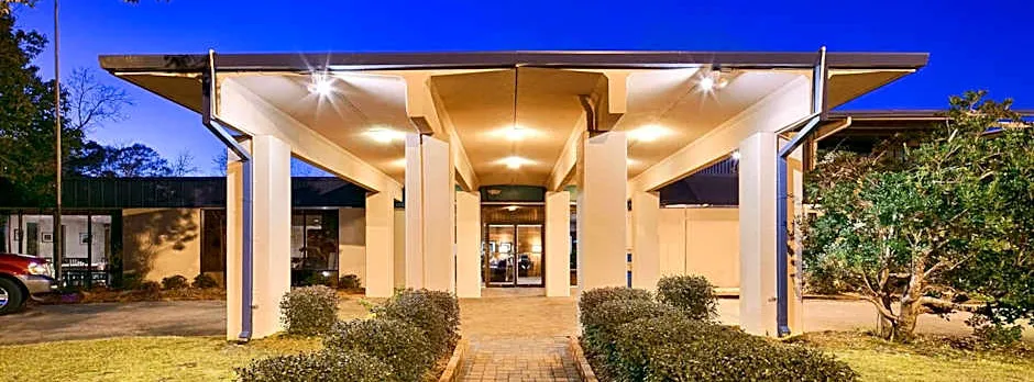 Best Western Crossroads Inn