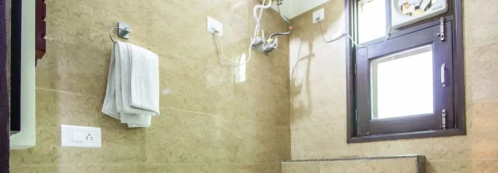 FabHotel Moon Hospitality DLF Phase 3