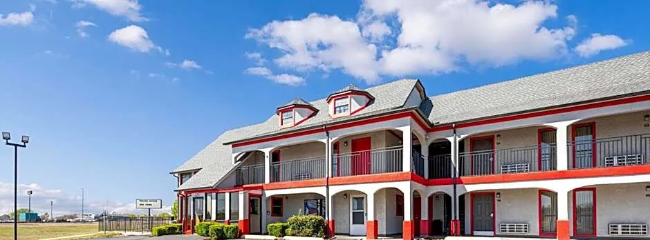 Super 8 by Wyndham Norman West OK