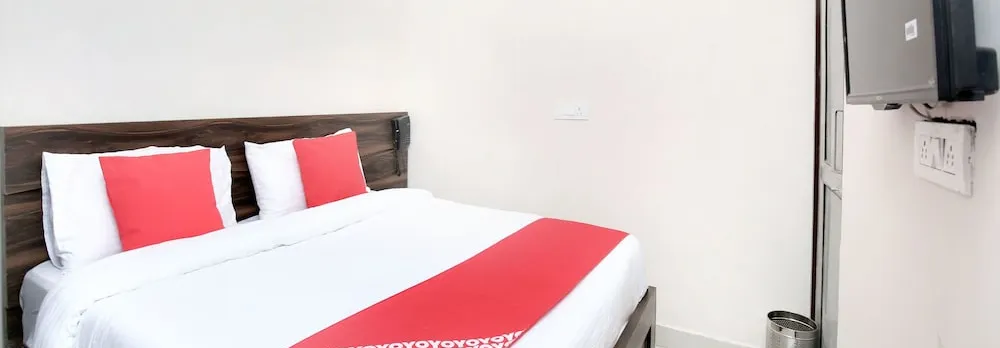 OYO 15620 Hotel Dynasty
