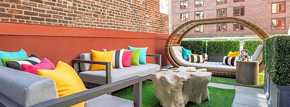 Staypineapple, An Artful Hotel, Midtown