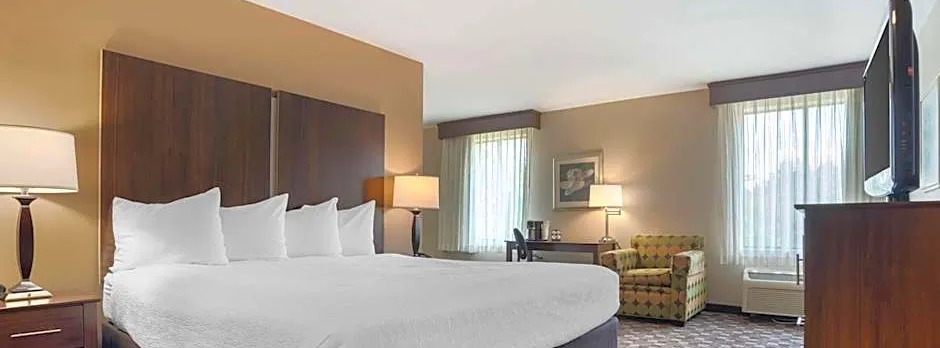Best Western Plus Oak Mountain Inn