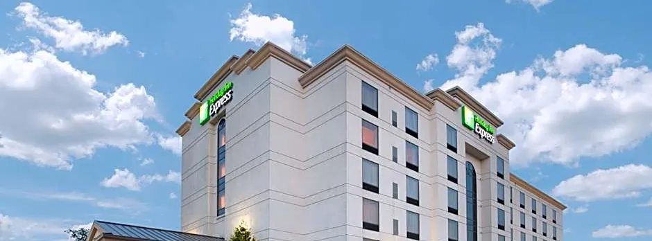 Holiday Inn Express & Suites Bloomington By IHG