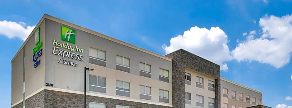 Holiday Inn Express & Suites Denton South by IHG