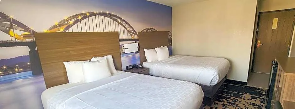 Clarion Pointe Bettendorf - Quad Cities
