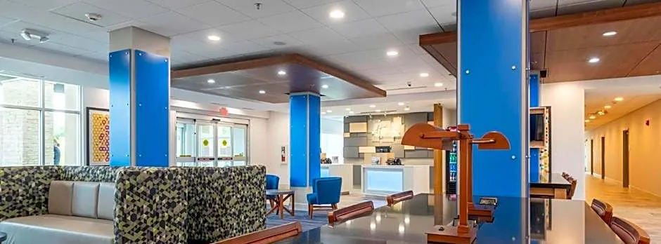 Holiday Inn Express and Suites Staunton By IHG
