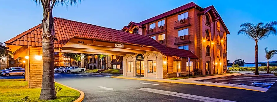 Lompoc Valley Inn and Suites