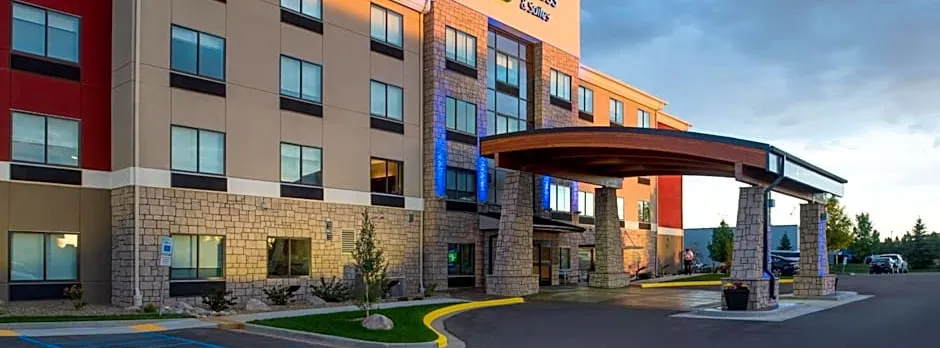 Holiday Inn Express Hotel & Suites Bismarck By IHG