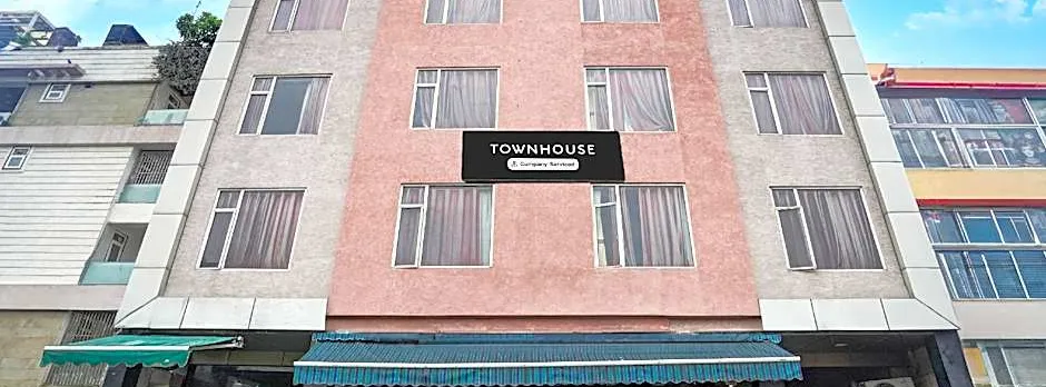 Super Townhouse Bani Park Formerly Aroma Residency