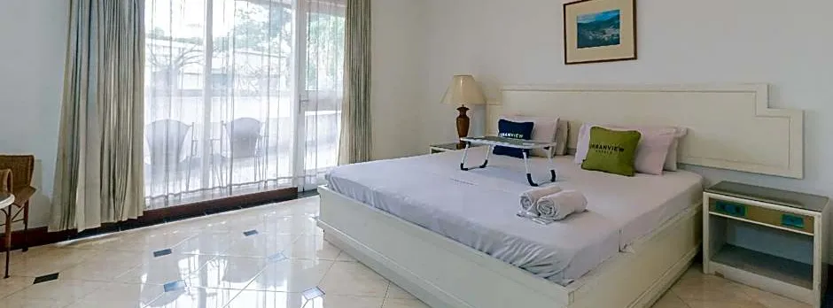 Urbanview Hotel Utari