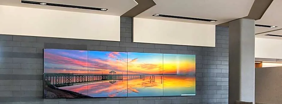 Courtyard by Marriott Philadelphia South at The Navy Yard