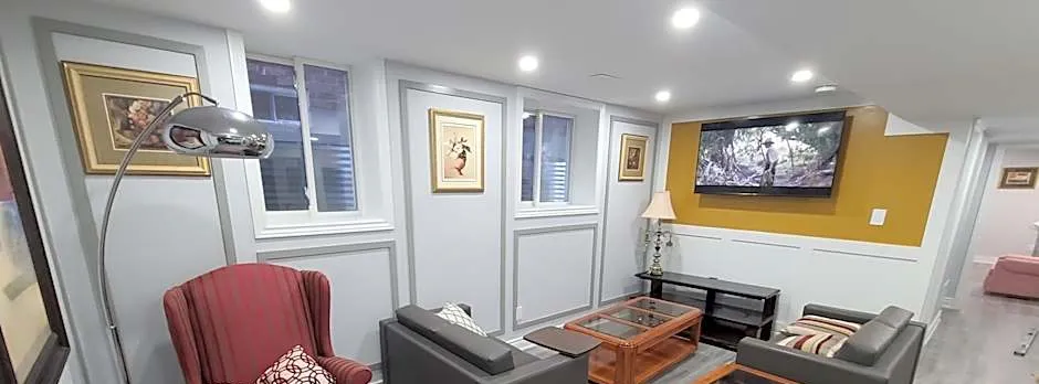 LUXURY 2-BEDROOMS UNIT WITH WIFI, LDR & PARKING.