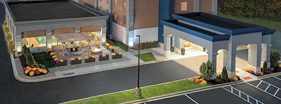 Hampton Inn & Suites Cleveland-Beachwood