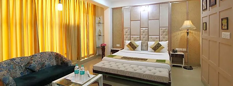 Family Hotel Oppera near IGI Airport