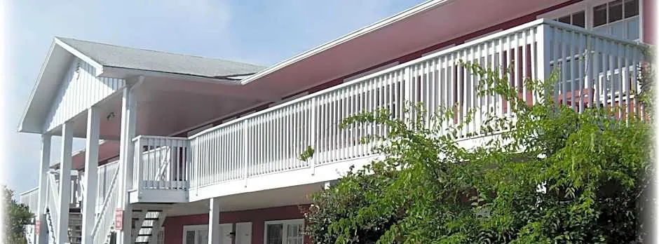 The Burgundy Inn Hotel and Apartments