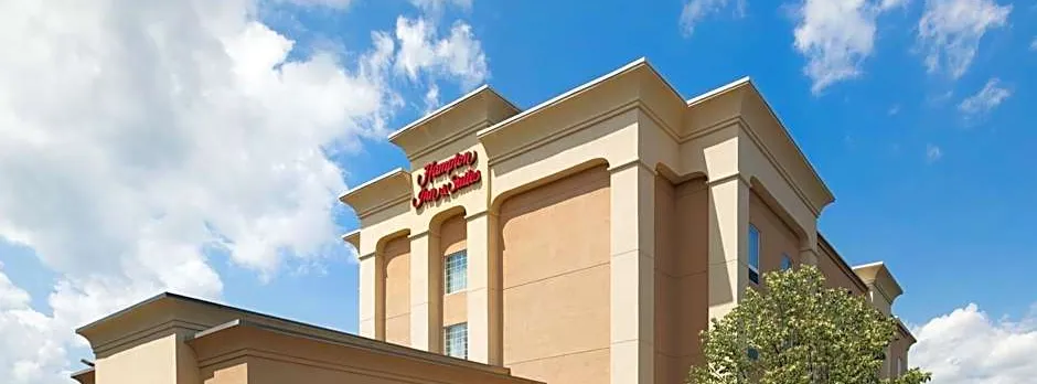 Hampton Inn & Suites Greenfield